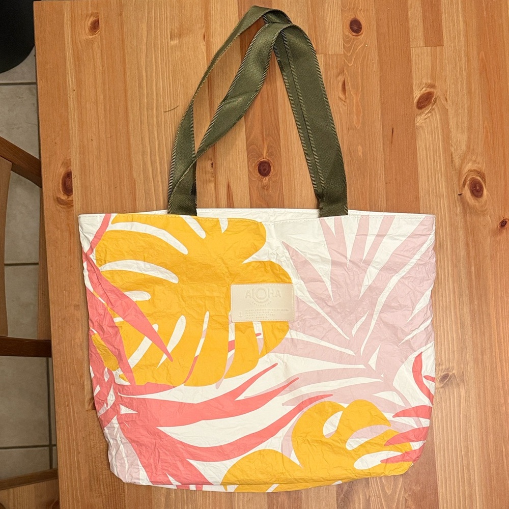 ALOHA Collection Day Tripper Tropics Tote Bag